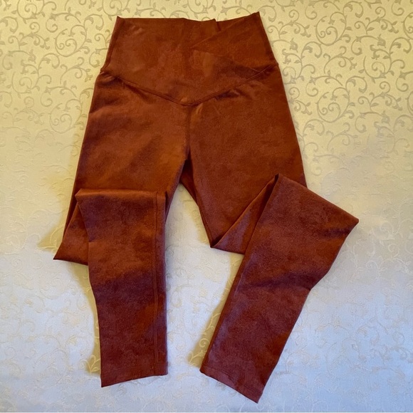 Aerie Hugger Mauve High Waisted Crackle Crossover Leggings - Picture 10 of 16